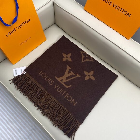 Louis Vuitton Wool Scarf - Picture 1 of 5